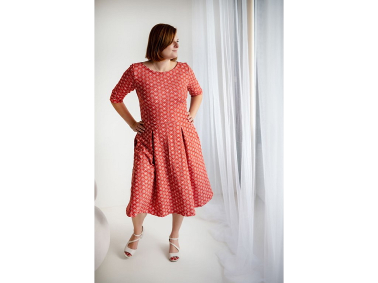 Šaty Bel zimní květy na červené