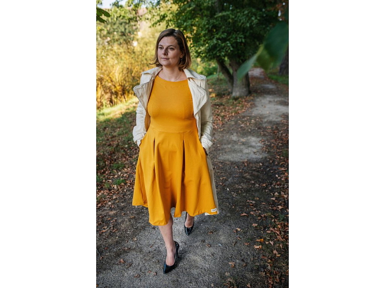 Hořčicové šaty Bel