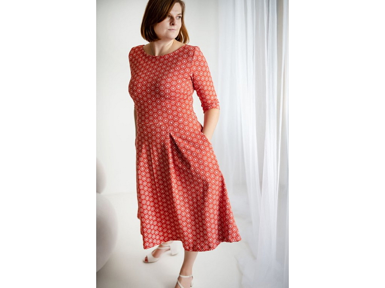 Šaty Bel zimní květy na červené