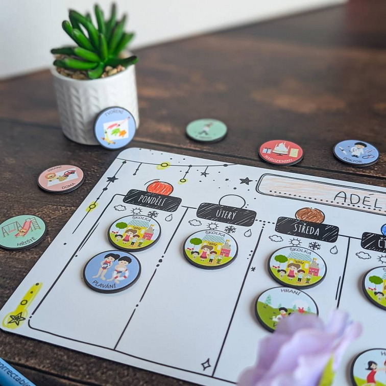 Můj malý týdenní plán - Chodím do školky (Černobílá edice)