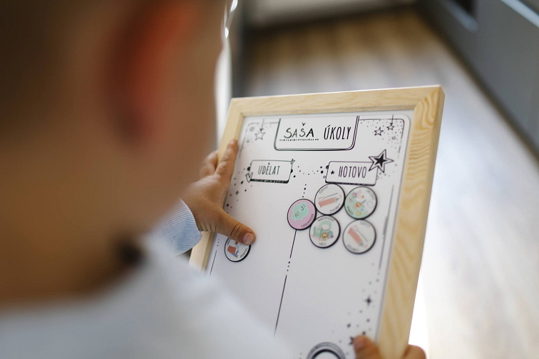 Kompletní plánovací sada pro 2 děti: 2x Malý týdenní plán & 2x To do (černobílá edice)