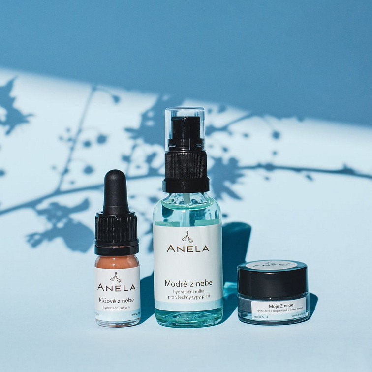 vzorkové balení kosmetických produktů k hydrataci pleti, vhodné na cesty