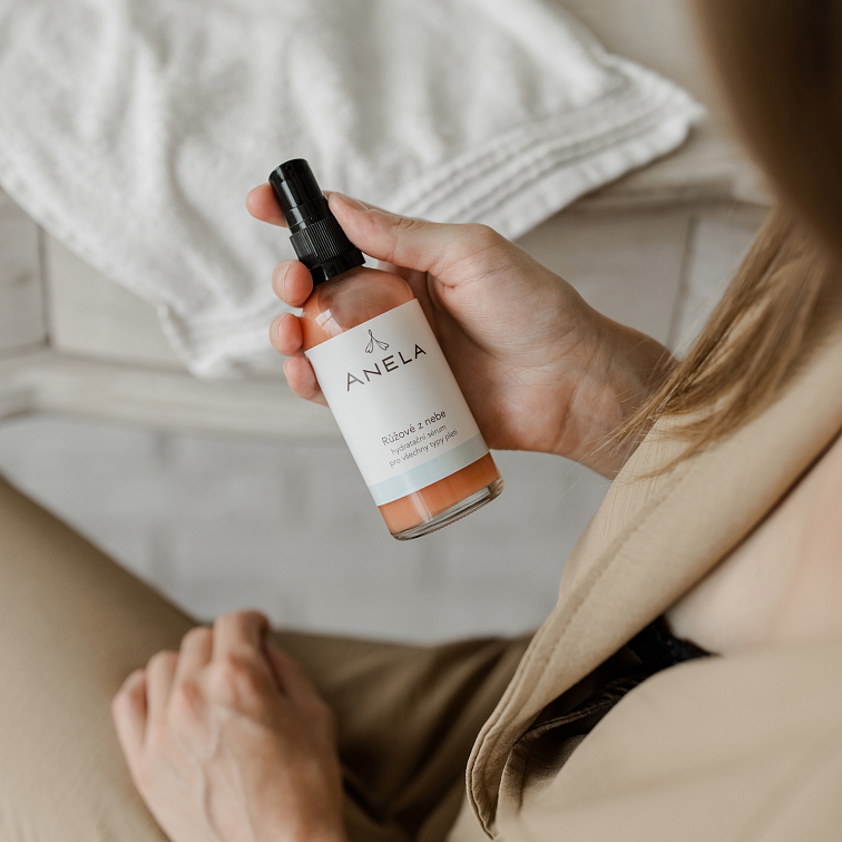 Vklouzněte do péče o pleť s Anelou lusknutím prstu