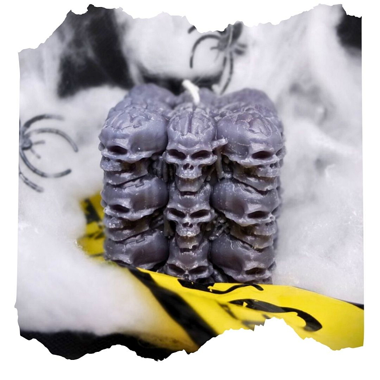 Hřbitov lebek svíčka