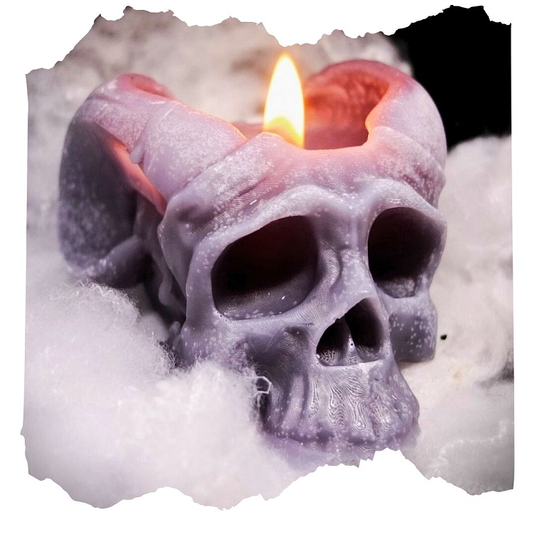 Lebka s rohama svíčka