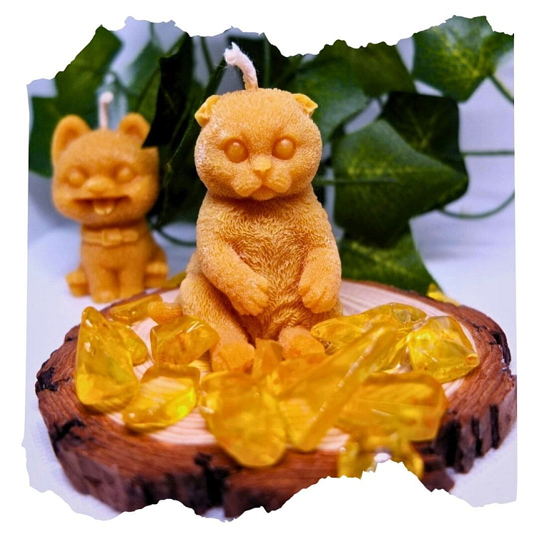 Sedící kočka svíčka