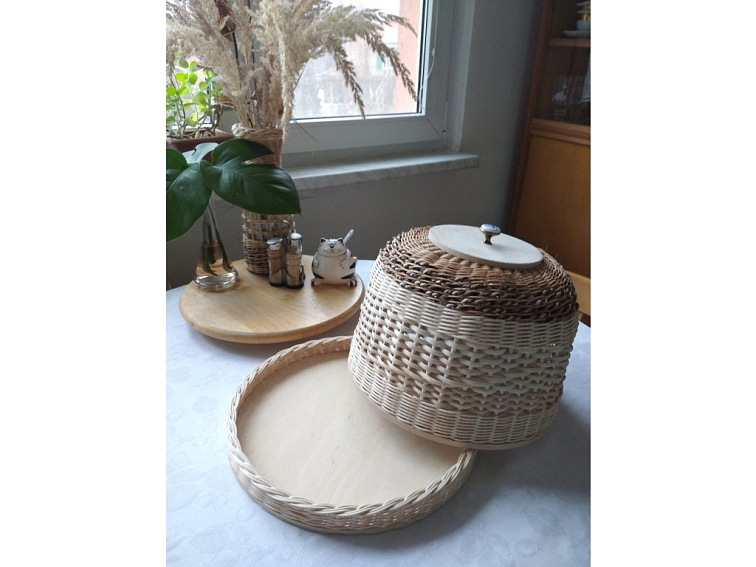 Chlebník kulatý vysoký