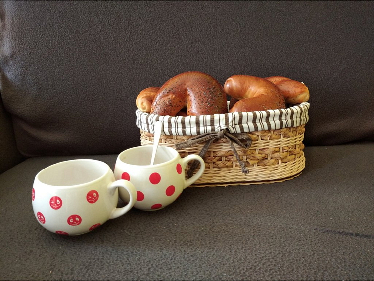 Hluboký košík na pečivo s košilkou