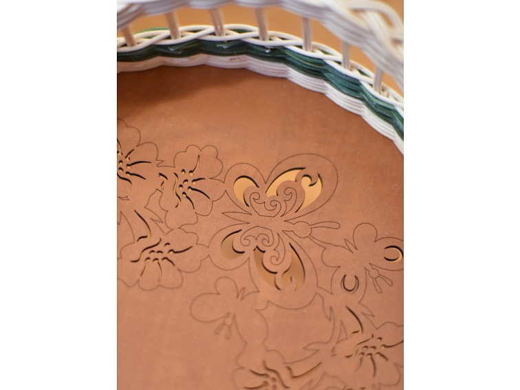 Podnos s vyvýšenými uchy