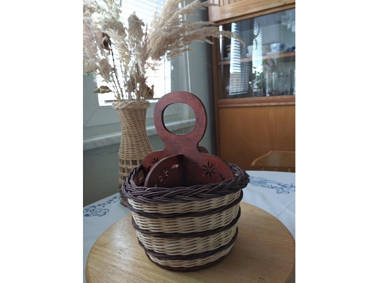 Košík na příbory-hnědý