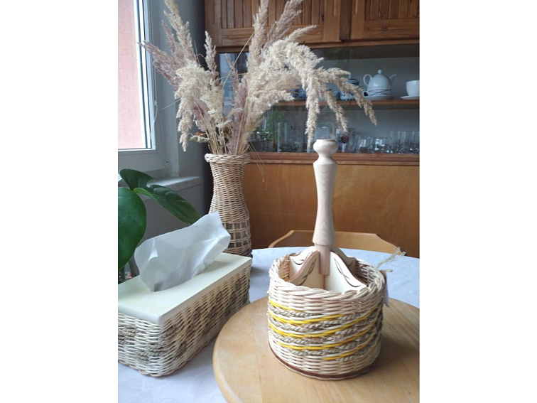 Košík na příbory-jaro