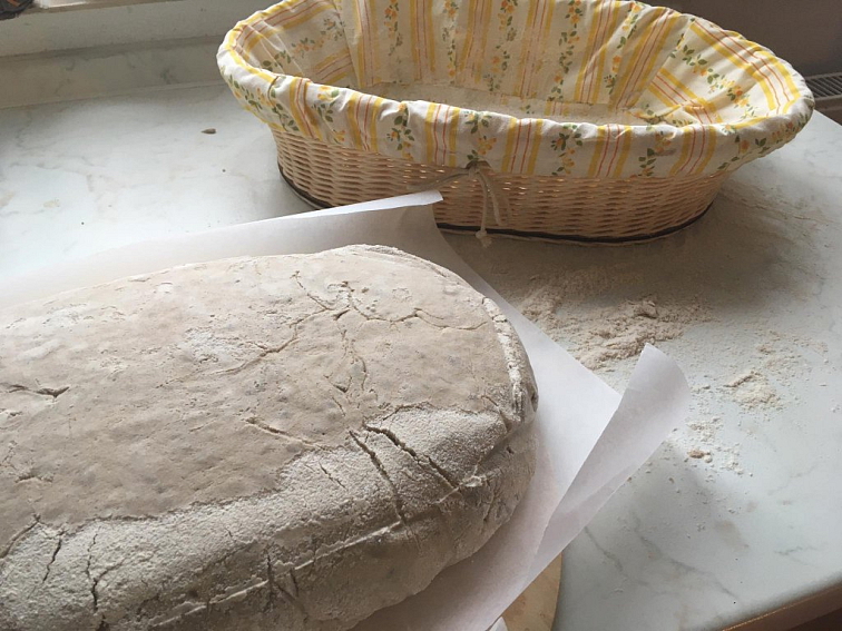 Oválná ošatka na pečivo