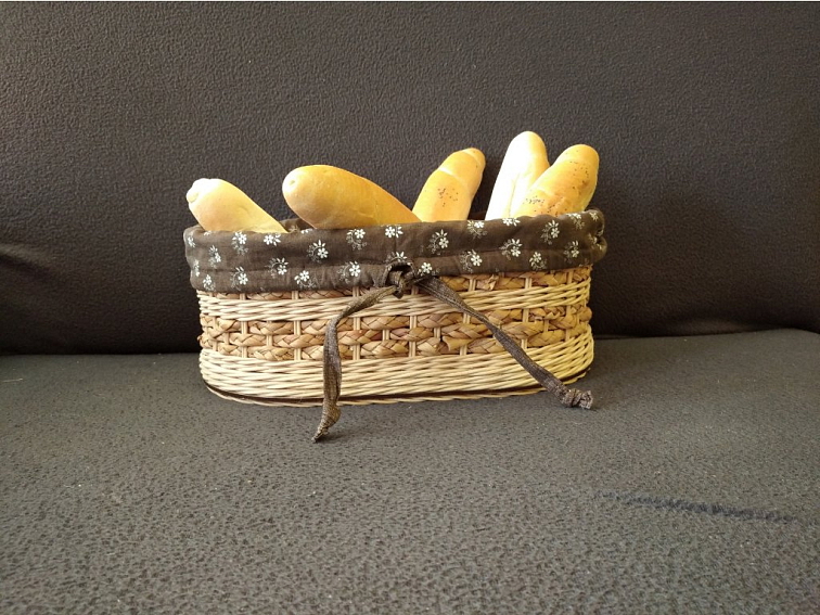 Hluboký košík na pečivo s košilkou