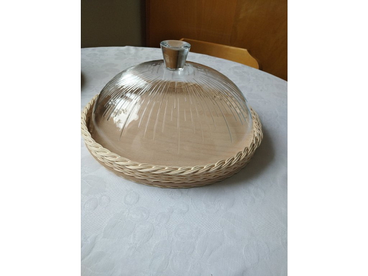 Podnos se skleněným víkem