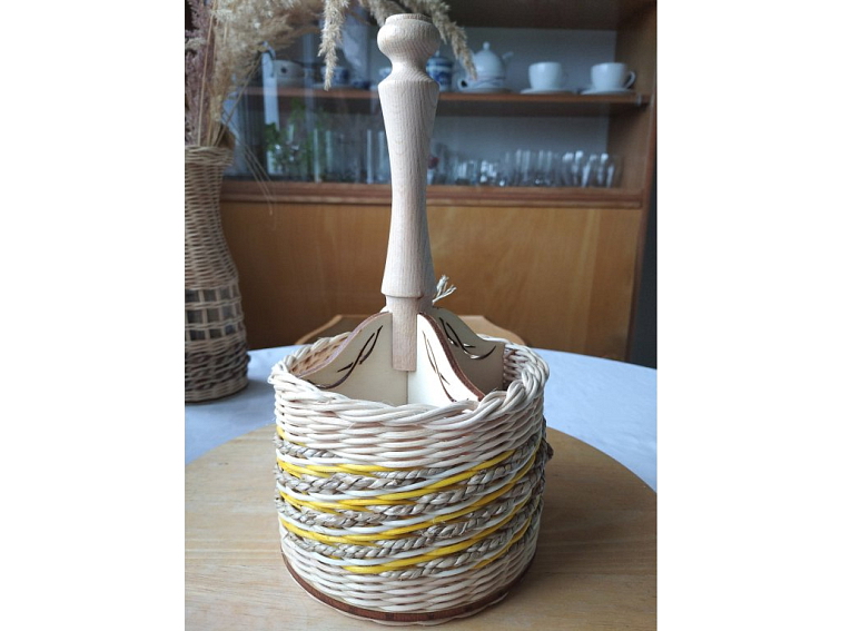 Košík na příbory-jaro