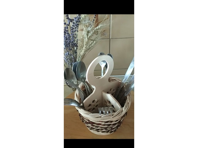 Košík na příbory- barevná šipka