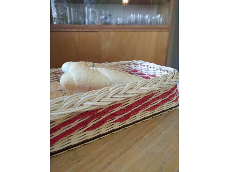 Košík na pečivo - červený proužek