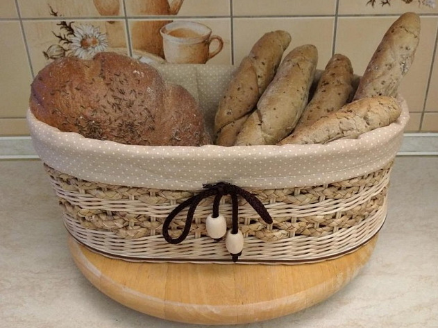 Košík na pečivo s košilkou