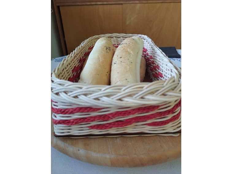 Košík na pečivo - červený proužek