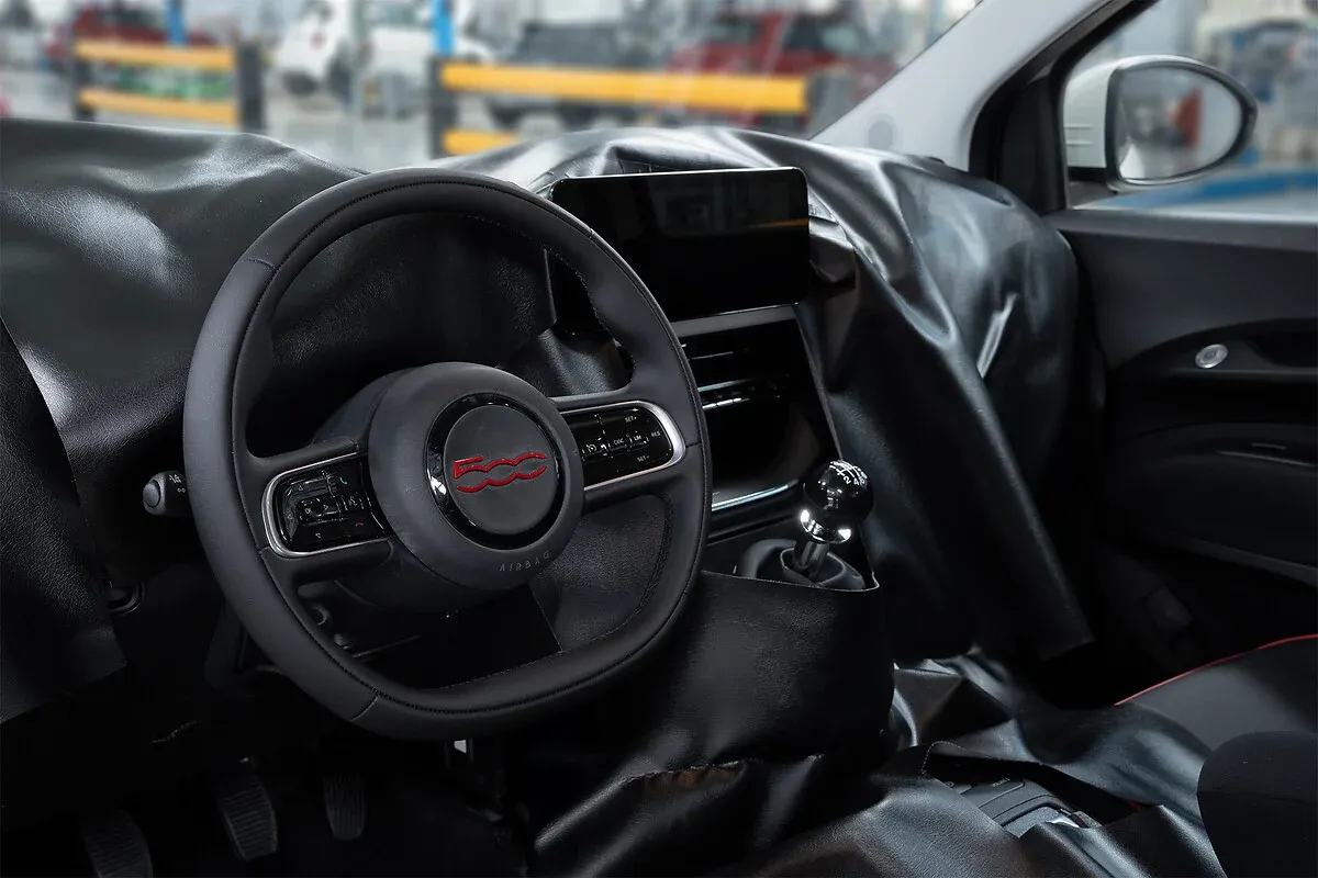 FIAT v turínské továrně Mirafiori vyrobil první předprodukční kusy nové 500 Hybrid