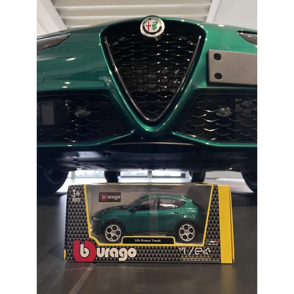Model vozu Alfa Romeo Tonale green 1:24