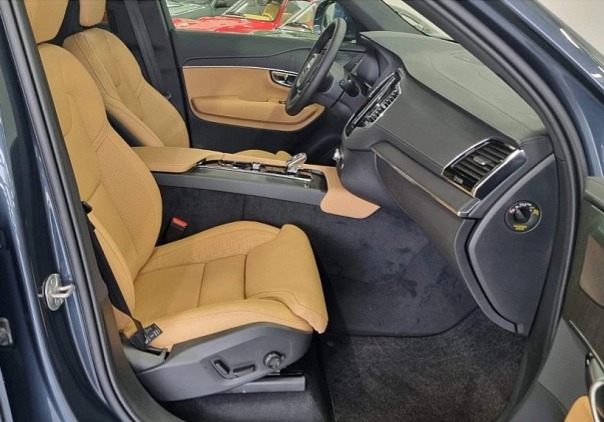 VOLVO XC90 B5 2.0L 250+14 HP AT8 AWD PLUS Bright (benzín) s01-54922