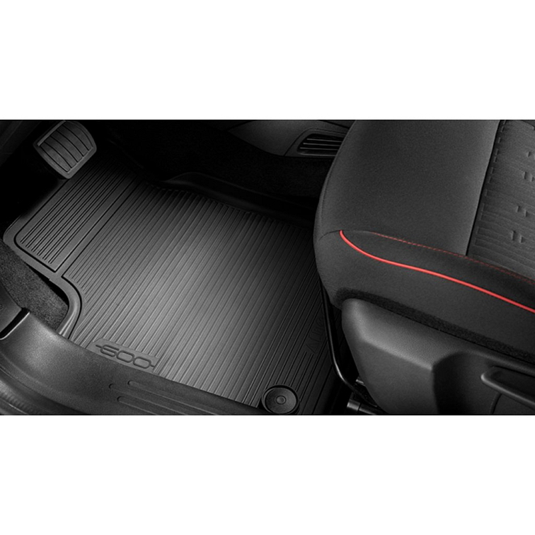 Gumové koberce Fiat 600 s hybridním motorem (MHEV) s logem ,,600"