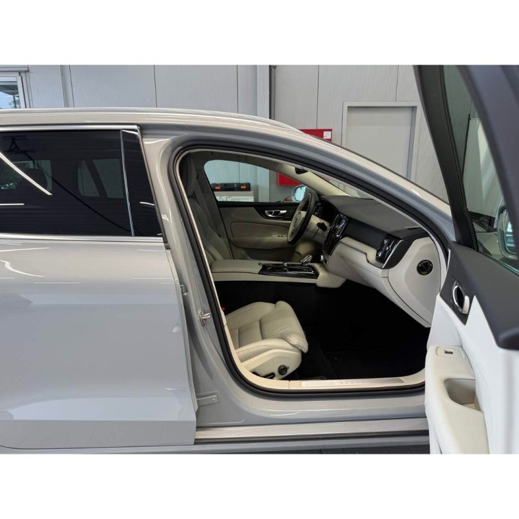 VOLVO V60 T6 AWD RECHARGE 2.0L 253+145 HP PLUS Bright s01-56107