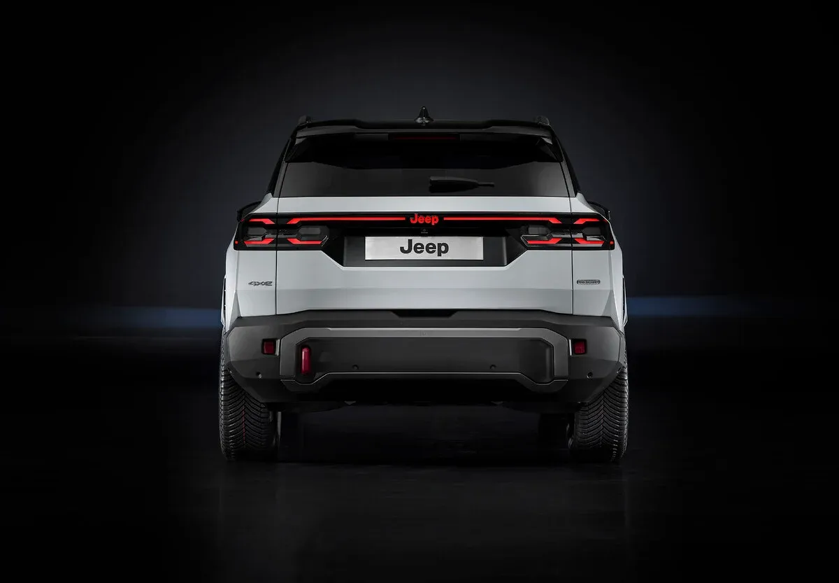 Jeep® Compass 4xe: Dobrodružství v novém pojetí. S nekompromisním interiérem a terénní silou s certifikací Trail Rated.