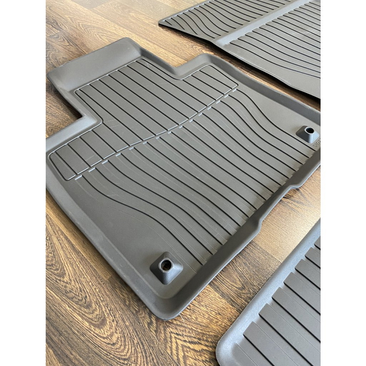 Gumové koberce černé Volvo XC90 (2016-)