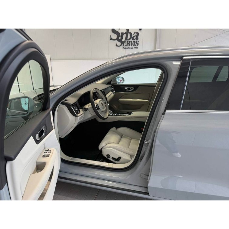 VOLVO V60 T6 AWD RECHARGE 2.0L 253+145 HP PLUS Bright s01-56107