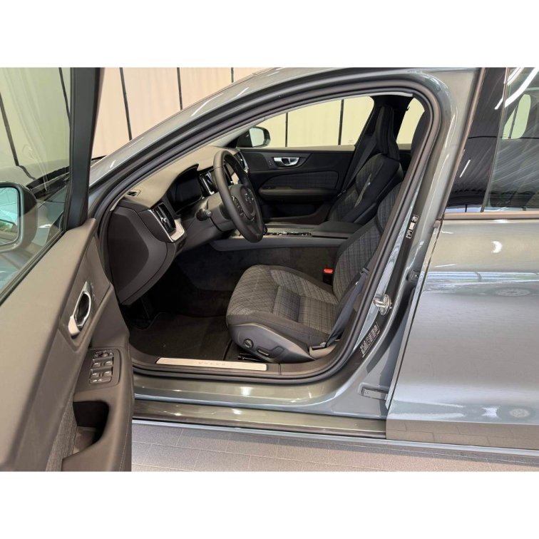 VOLVO V60 B4 2.0L 197+14 HP AT7 FWD CORE (benzín) s01-55697