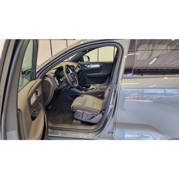 VOLVO XC40 B3 2.0L 163 HP AT7 FWD CORE s01-55653