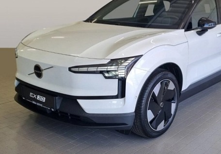 VOLVO EX30 Single Motor Ultra 272 HP Extended Range s01-54896