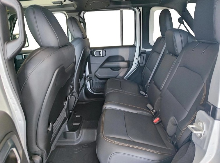 JEEP WRANGLER UNLIMITED Sahara 2.0 Turbo 4WD s01-54256