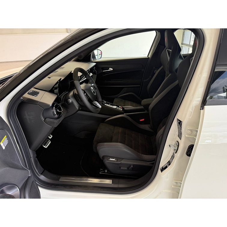 ALFA ROMEO JUNIOR Ibrida Q4 Speciale 1.2 Turbo Hybrid 145k s01-55785