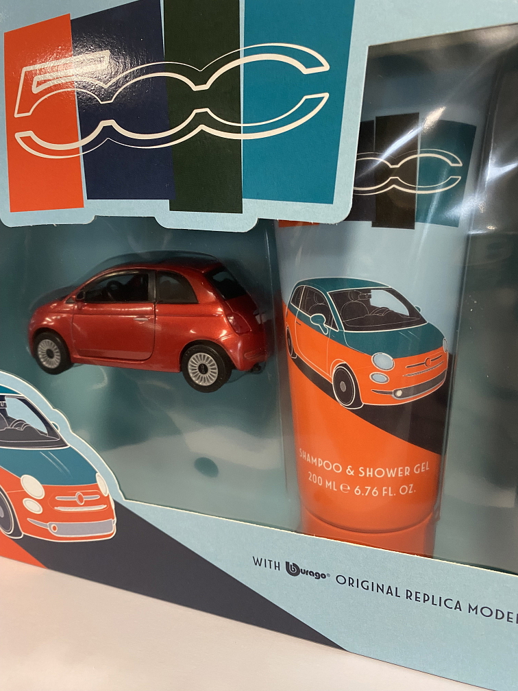Sprchový gel v dárkovém balení s autíčkem Fiat 500