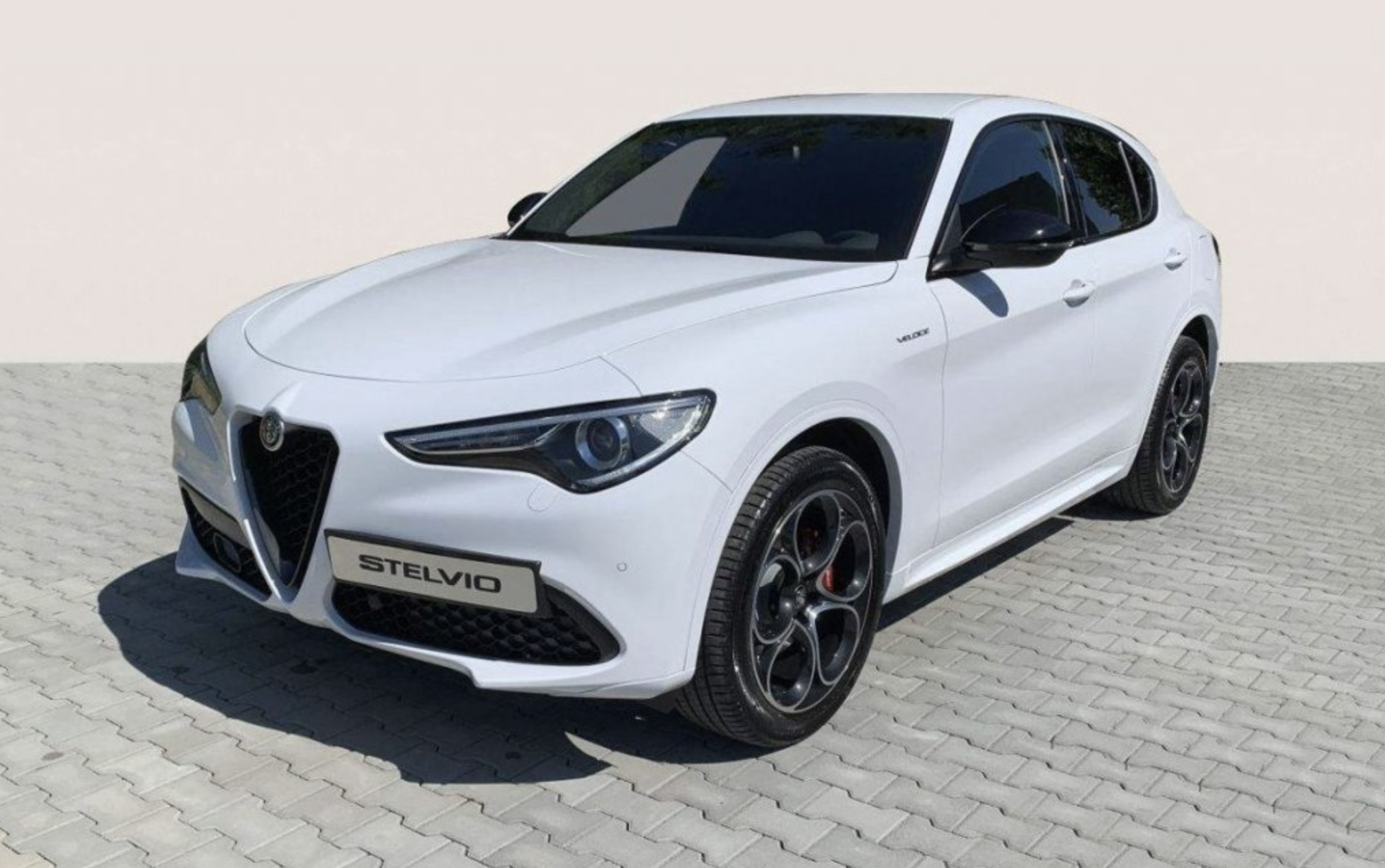 Nová Alfa Romeo Milano vzniká na testovací trati Balocco. Bude mít premiéru 10. dubna!