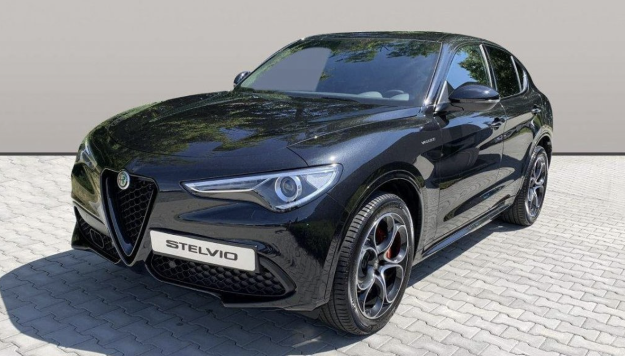 Nová Alfa Romeo Milano vzniká na testovací trati Balocco. Bude mít premiéru 10. dubna!