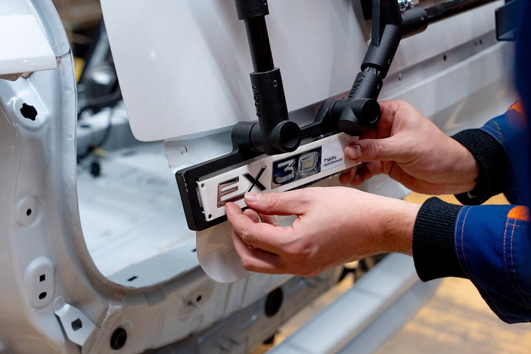 Automobilka Volvo Cars zahájila evropskou výrobu svého nejlépe prodávaného elektrického SUV EX30
