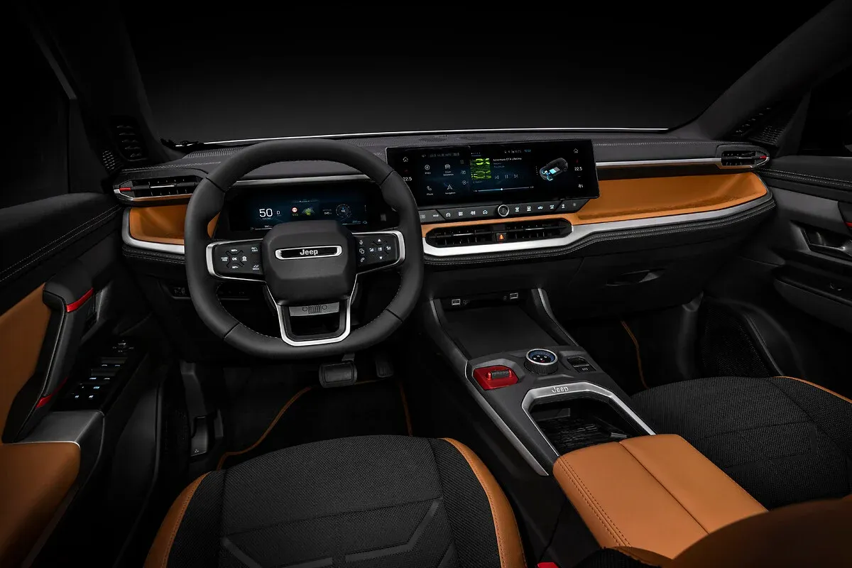 Jeep® Compass 4xe: Dobrodružství v novém pojetí. S nekompromisním interiérem a terénní silou s certifikací Trail Rated.