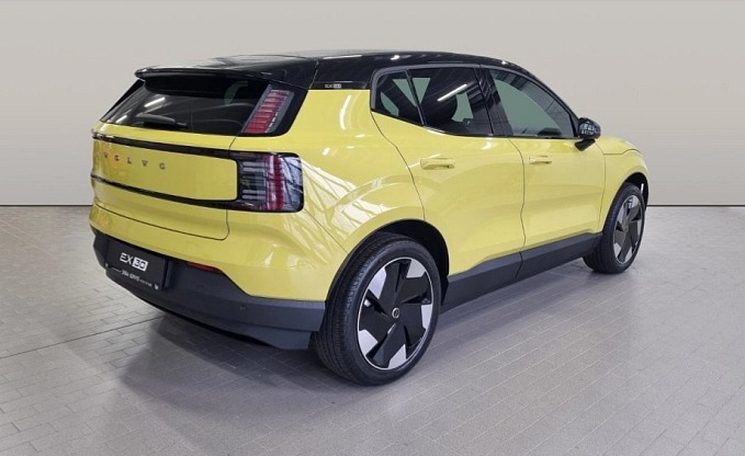 VOLVO EX30 Single Motor Plus 272 HP Extended Range s01-54498