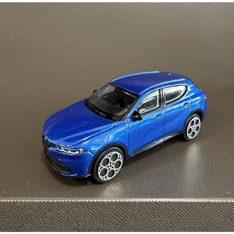 Model vozu Alfa Romeo Tonale - blue 1:43 (2023)