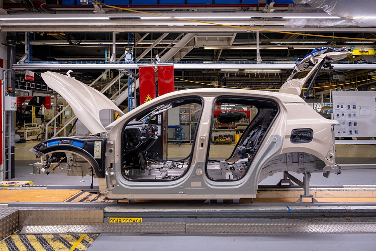 Automobilka Volvo Cars zahájila evropskou výrobu svého nejlépe prodávaného elektrického SUV EX30