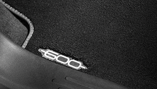 Textilní koberce Fiat 600 s hybridním motorem (MHEV) s logem ,,600"