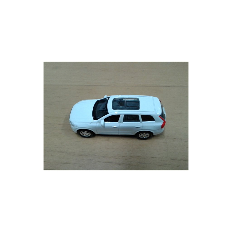 Model dětský XC40 1:43 bílý