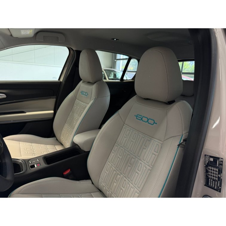 FIAT 600e La Prima BEV 54kWh 156k s01-55810