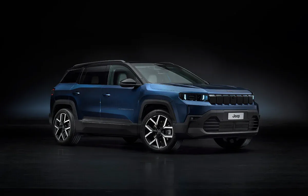 Zcela nový JEEP® COMPASS - nová definice dobrodružství díky jedinečnému designu, legendární výkonnosti, všestrannosti a špičkovým technologiím
