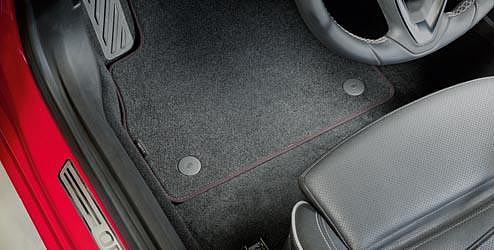 Látkové koberce černé - Astra K