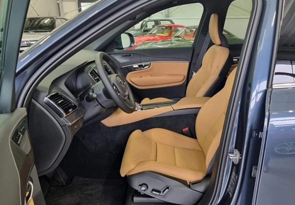 VOLVO XC90 B5 2.0L 250+14 HP AT8 AWD PLUS Bright (benzín) s01-54922